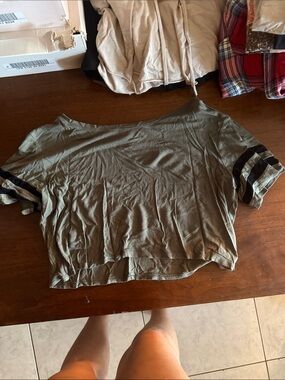 Bozzolo Olive Green Cropped Tee with Black Sleeve Stripes